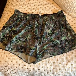 Lululemon shorts size 18 tags has been taken off